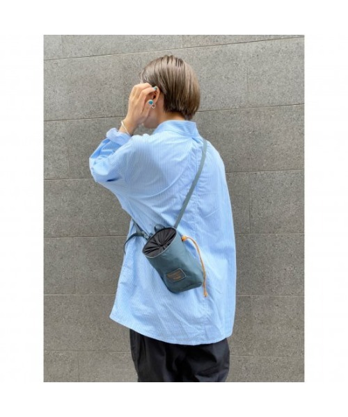 MONTANE(モンテイン)の「【MONTANE】モンテイン MT FINGER JAM CHALK BAG(ボディバッグ/ウエストポーチ・メンズ・ブラック/ブルー/レッド/チャコールグレー・ONE SIZE/ONESIZE)」の3枚目の写真