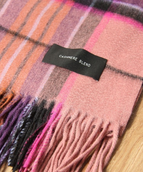 ketty（ケティ）の「カシミアブレンドタータンチェックストール ≪手洗い可能≫（マフラー・レディース・ピンク/グレー/ネイビー・FREE）」の10枚目の写真