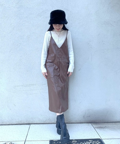 JUGLANS(ユグランス)の「☆ 存在感抜群。合皮キャミワンピース(ワンピース・レディース・ブラック/ベージュ/ブラウン・FREE)」の20枚目の写真