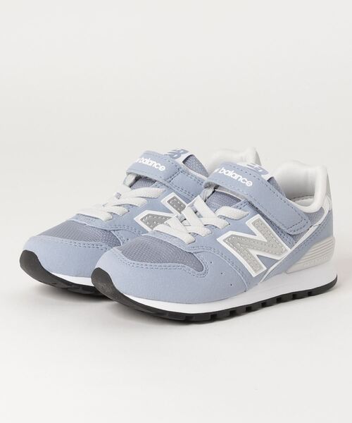 NEW BALANCE(ニューバランス)の「YV996(スニーカー・キッズ・ベージュ/レッド/ピンク/ブルーグレー・22.5cm/23.5cm/17.5cm/18.5cm/23.0cm/24.0cm/20.5cm/21.5cm/22.0cm/19.5cm/17.0cm/18.0cm/19.0cm/20.0cm/21.0cm)」の2枚目の写真