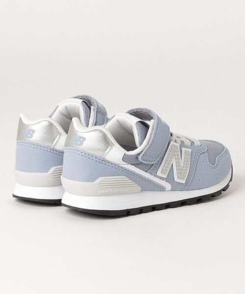 NEW BALANCE(ニューバランス)の「YV996(スニーカー・キッズ・ベージュ/レッド/ピンク/ブルーグレー・22.5cm/23.5cm/17.5cm/18.5cm/23.0cm/24.0cm/20.5cm/21.5cm/22.0cm/19.5cm/17.0cm/18.0cm/19.0cm/20.0cm/21.0cm)」の5枚目の写真
