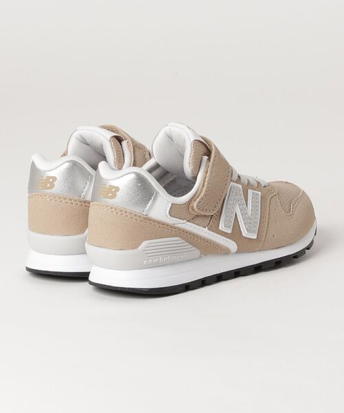 NEW BALANCE(ニューバランス)の「YV996(スニーカー・キッズ・ベージュ/レッド/ピンク/ブルーグレー・22.5cm/23.5cm/17.5cm/18.5cm/23.0cm/24.0cm/20.5cm/21.5cm/22.0cm/19.5cm/17.0cm/18.0cm/19.0cm/20.0cm/21.0cm)」の10枚目の写真