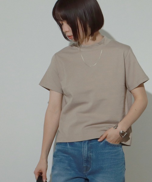 AULI（アウリィ）の「【低身長向けサイズ】ショート丈モックネックTシャツ（Tシャツ/カットソー・レディース・ホワイト/ブラック/ベージュ・S/XS）」の3枚目の写真