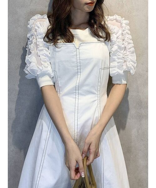 dazzlin(ダズリン)の「パーティフリルニットトップス(ニット/セーター・レディース・ブラック/グレー/オフホワイト・FREE)」の2枚目の写真