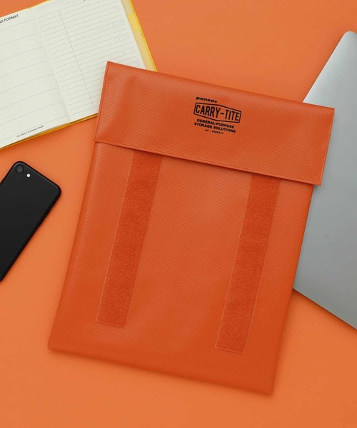 Penco(ペンコ)の「Penco ペンコ キャリータイトケース L パソコン PCケース 13インチ(PC・タブレットケース・レディース・ブラック/オレンジ/グレー/イエロー/カーキ/ホワイト/ライトブルー/レッド/ブルー/グリーン・FREE)」の10枚目の写真
