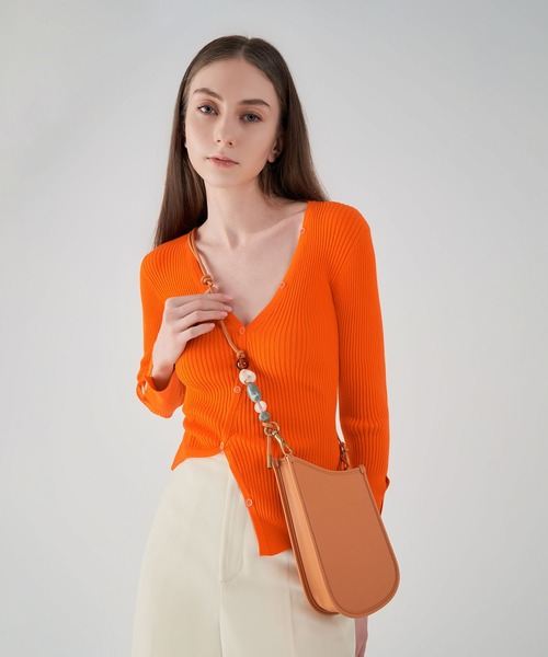 CHARLES & KEITH(チャールズ & キース)の「ビーズエンベリッシュド ストラップフォンポーチ / Bead-Embellished Strap Phone Pouch(ボディバッグ/ウエストポーチ・レディース・ブラウン系その他4/ブルーグリーン/オレンジ系その他2・XS)」の7枚目の写真