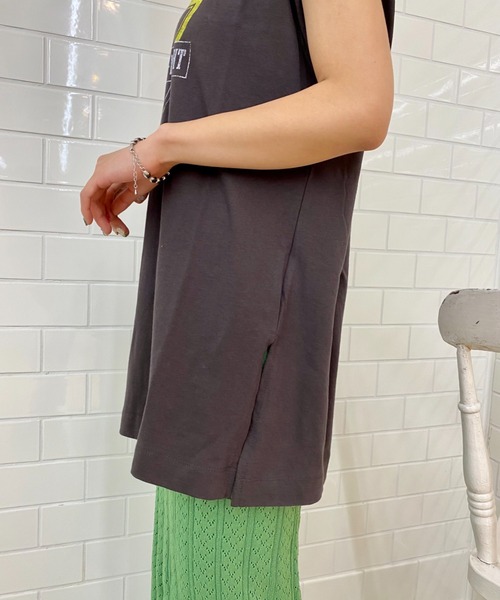 CIAOPANIC(チャオパニック)の「細部のデザインに拘った、ノースリロックTee(Tシャツ/カットソー・レディース・チャコールグレー/オフホワイト/ブルー・FREE)」の16枚目の写真