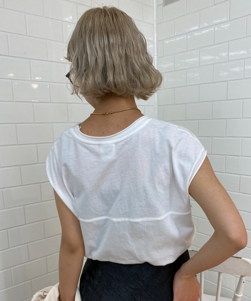 CIAOPANIC(チャオパニック)の「細部のデザインに拘った、ノースリロックTee(Tシャツ/カットソー・レディース・チャコールグレー/オフホワイト/ブルー・FREE)」の7枚目の写真