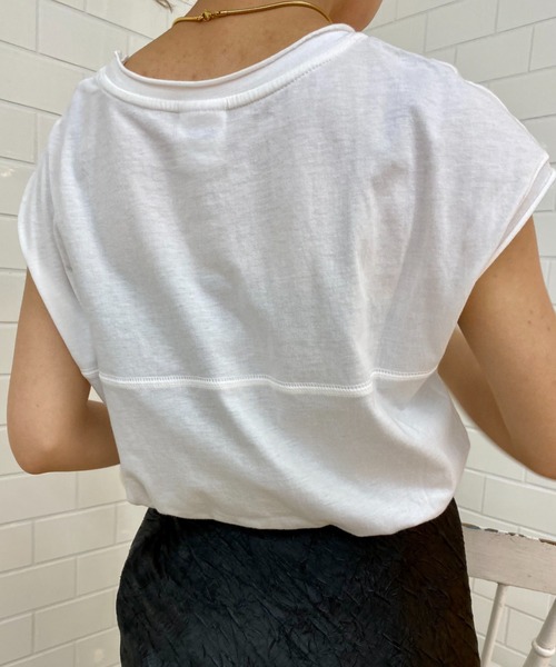 CIAOPANIC(チャオパニック)の「細部のデザインに拘った、ノースリロックTee(Tシャツ/カットソー・レディース・チャコールグレー/オフホワイト/ブルー・FREE)」の6枚目の写真