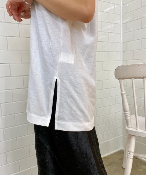 CIAOPANIC(チャオパニック)の「細部のデザインに拘った、ノースリロックTee(Tシャツ/カットソー・レディース・チャコールグレー/オフホワイト/ブルー・FREE)」の10枚目の写真