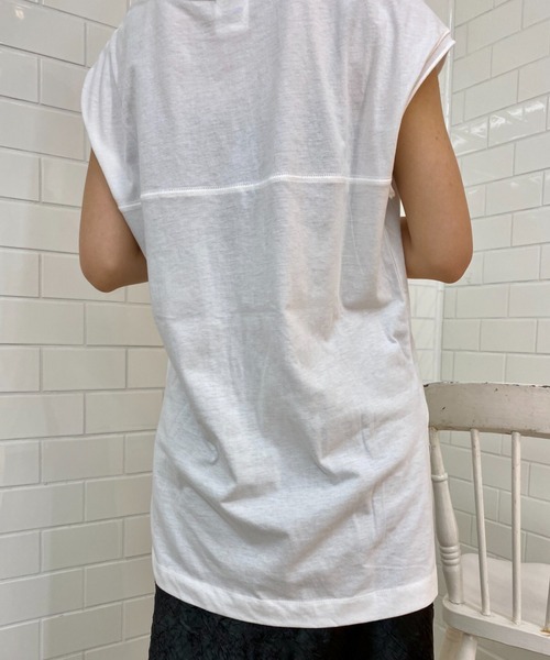 CIAOPANIC(チャオパニック)の「細部のデザインに拘った、ノースリロックTee(Tシャツ/カットソー・レディース・チャコールグレー/オフホワイト/ブルー・FREE)」の11枚目の写真