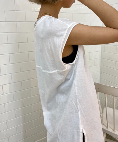 CIAOPANIC(チャオパニック)の「細部のデザインに拘った、ノースリロックTee(Tシャツ/カットソー・レディース・チャコールグレー/オフホワイト/ブルー・FREE)」の12枚目の写真