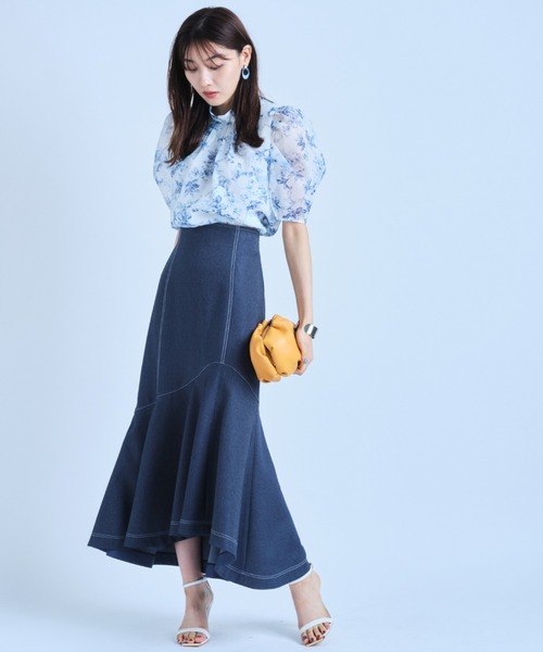 ふんわり✨ジャスグリッティー ラインタッチ プリントブラウス 近年 限定カラー JUSGLITTY（ジャスグリッティー）の「ラインタッチプリント