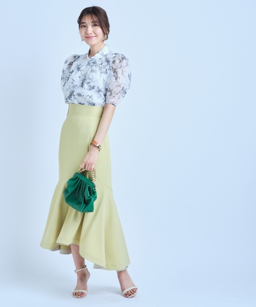 ふんわり✨ジャスグリッティー ラインタッチ プリントブラウス 近年 限定カラー JUSGLITTY（ジャスグリッティー）の「ラインタッチプリント