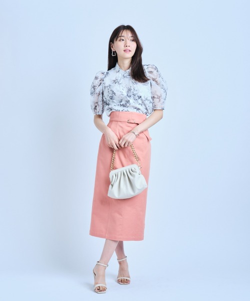 JUSGLITTY（ジャスグリッティー）の「ラインタッチプリント
