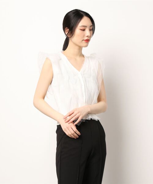 Jasmine Grandiflorum(ジャスミングランディフローラム)の「【Jasmine】チュールドッキングVネックニットトップス (SS)(シャツ/ブラウス・レディース・ピンク/オフホワイト/ホワイト/ブラック/ベージュ・FREE)」の6枚目の写真