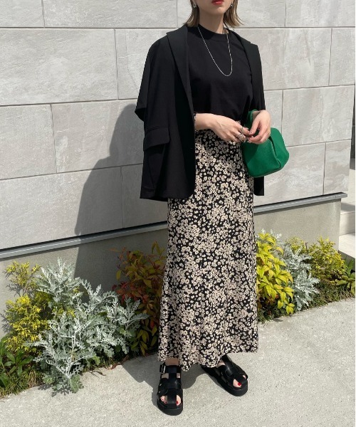 y/m by misato(イムバイミサト)の「コットンモックネックTシャツ(Tシャツ/カットソー・レディース・ホワイト/ブラック/ダークグレー・FREE)」の17枚目の写真