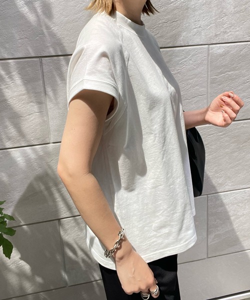 y/m by misato(イムバイミサト)の「コットンモックネックTシャツ(Tシャツ/カットソー・レディース・ホワイト/ブラック/ダークグレー・FREE)」の5枚目の写真