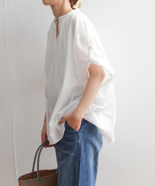 URBAN RESEARCH DOORS（アーバンリサーチドアーズ）の「コットンボイルタックワイドブラウス（シャツ/ブラウス・レディース・ネイビー/オフホワイト/オレンジ/グリーン・MEDIUM）」の6枚目の写真