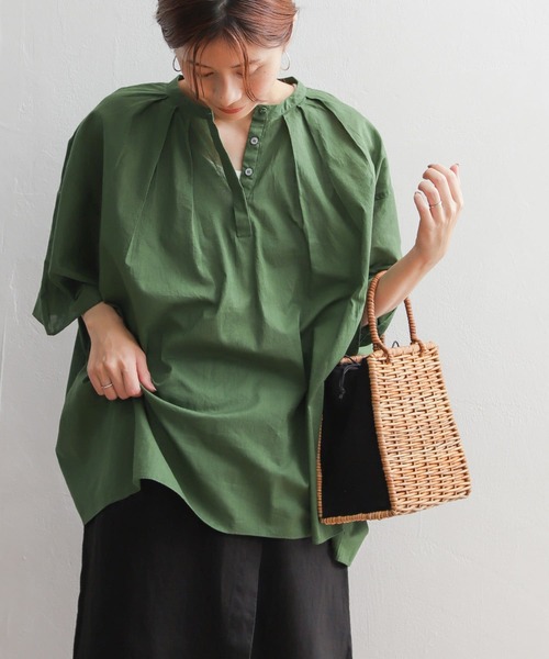 URBAN RESEARCH DOORS（アーバンリサーチドアーズ）の「コットンボイルタックワイドブラウス（シャツ/ブラウス・レディース・ネイビー/オフホワイト/オレンジ/グリーン・MEDIUM）」の16枚目の写真