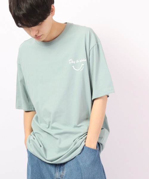 FUNALIVE(ファンアライブ)の「Sunsweet バックスマイルロゴ半袖Tシャツ(Tシャツ/カットソー・レディース・ホワイト系その他/ホワイト系その他5/ホワイト/ベージュ系その他/ブルー系その他/グレー系その他/ブルーグリーン/チャコール/ホワイト系その他2/ホワイト系その他3/ホワイト系その他4/ホワイト系その他6/ベージュ系その他2/ベージュ系その他3/ベージュ系その他5/ブルー系その他2/ブルー系その他3/ブルー系その他4/ブルー系その他5/ベージュ系その他6/ベージュ系その他4/グレイッシュベージュ・L/M)」の18枚目の写真