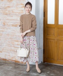 【SET UP】幅広いアイテムと相性抜群のニットトップスと女性らしさ溢れるスカートセット