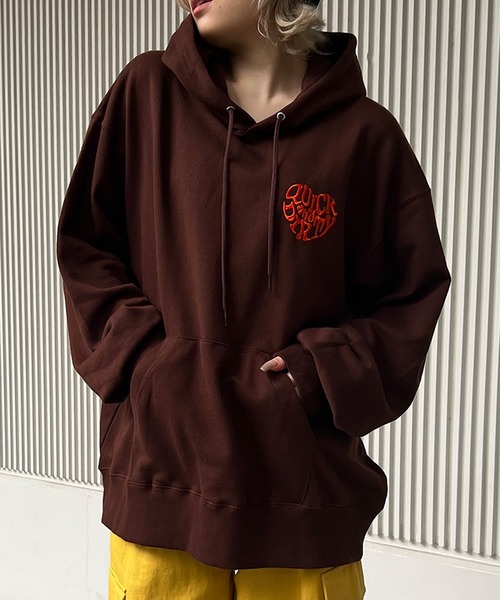 SPINNS（スピンズ）の「HEARTバックプリントロゴ 裏毛パーカー（パーカー・レディース・オートミール/ブラック/ブラウン/レッド/オフホワイト・ONESIZE）」の20枚目の写真