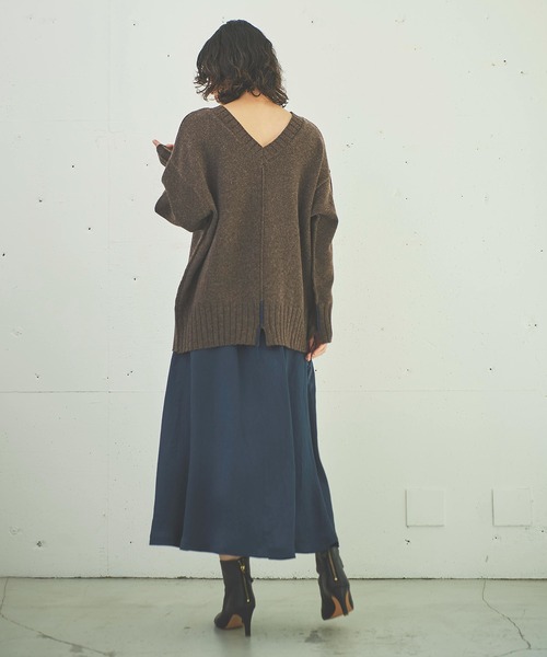 OUTERSUNSET（アウターサンセット）の「tuck satin skirt（スカート・レディース・ネイビー/ブラウン・SMALL/MEDIUM）」の13枚目の写真