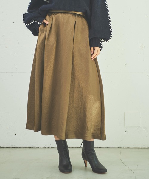 OUTERSUNSET（アウターサンセット）の「tuck satin skirt（スカート・レディース・ネイビー/ブラウン・SMALL/MEDIUM）」の9枚目の写真