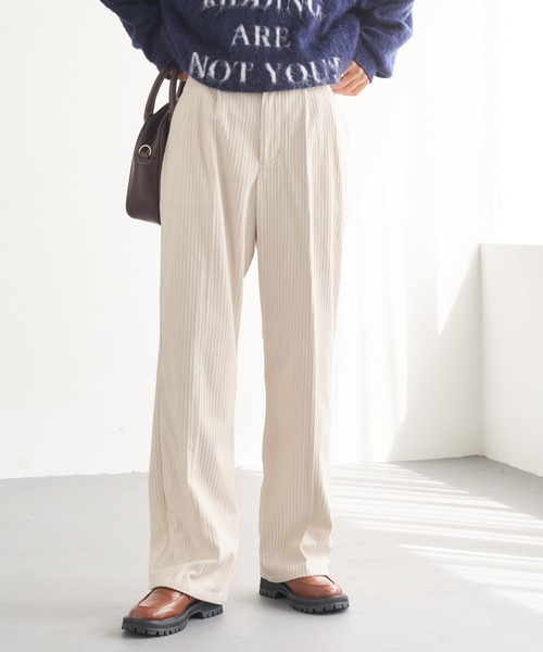 Chaco closet（チャコ クローゼット）の「コーデュロイ2タックワイドストレートパンツ（その他パンツ・レディース・グリーン/ブラウン/チャコール/アイボリー/ブルー・S/M）」の2枚目の写真