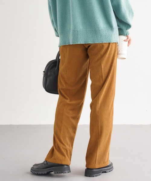 Chaco closet（チャコ クローゼット）の「コーデュロイ2タックワイドストレートパンツ（その他パンツ・レディース・グリーン/ブラウン/チャコール/アイボリー/ブルー・S/M）」の14枚目の写真