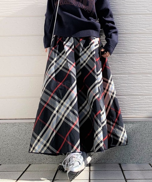 Q(キュー)の「サイドラインメモリーチェックボリュームスカート(スカート・レディース・ブルー系その他/ブラウン系その他/オレンジ系その他/ネイビー系/ベージュ系その他/マルチ・MEDIUM)」の5枚目の写真