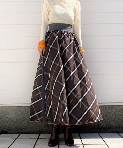 Q(キュー)の「サイドラインメモリーチェックボリュームスカート(スカート・レディース・ブルー系その他/ブラウン系その他/オレンジ系その他/ネイビー系/ベージュ系その他/マルチ・MEDIUM)」の7枚目の写真