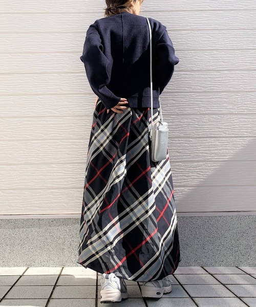 Q(キュー)の「サイドラインメモリーチェックボリュームスカート(スカート・レディース・ブルー系その他/ブラウン系その他/オレンジ系その他/ネイビー系/ベージュ系その他/マルチ・MEDIUM)」の16枚目の写真