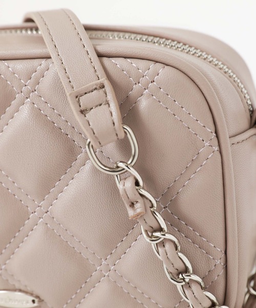 archives（アルシーヴ）の「Ｗステッチキルトバッグ（ショルダーバッグ・レディース・ブラック/グレイッシュベージュ/アイボリー・FREE）」の21枚目の写真