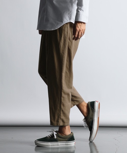 The DUFFER of ST.GEORGE（ザダファーオブセントジョージ）の「ECO FRIENDLY DYEING GATHERED WIDE PANTS：サステナブル エコ テーパード イージーワイドパンツ（その他パンツ・メンズ・ブラック/ブラウン/カーキ・SMALL/MEDIUM/LARGE/X-LARGE）」の12枚目の写真