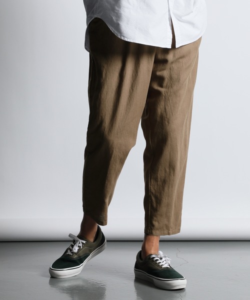 The DUFFER of ST.GEORGE（ザダファーオブセントジョージ）の「ECO FRIENDLY DYEING GATHERED WIDE PANTS：サステナブル エコ テーパード イージーワイドパンツ（その他パンツ・メンズ・ブラック/ブラウン/カーキ・SMALL/MEDIUM/LARGE/X-LARGE）」の10枚目の写真
