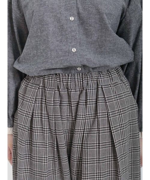 Samansa Mos2（サマンサ モスモス）の「裾タックテーパードパンツ（その他パンツ・レディース・ブラック/ベージュ/ネイビー/カーキ・ﾌﾘ-）」の12枚目の写真