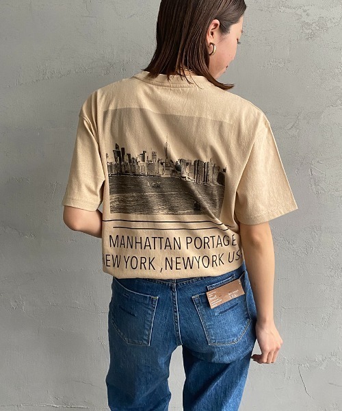 Manhattan Portage（マンハッタンポーテージ）の「[MANHATTAN PORTAGE/マンハッタンポーテージ] 別注 バックフォトプリントTシャツ（Tシャツ/カットソー・レディース・ホワイト/ベージュ/ネイビー・S/M/L/XL）」の7枚目の写真