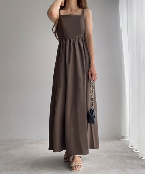 FILLOU(FILLOU)の「バックリボンフレアキャミワンピース(ワンピース・レディース・アイボリー/ブラック/グレイッシュベージュ/ブラウン系その他/ライトグレー・MEDIUM/X-LARGE/LARGE/SMALL)」の11枚目の写真