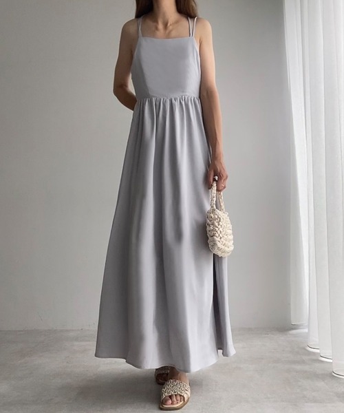 FILLOU(FILLOU)の「バックリボンフレアキャミワンピース(ワンピース・レディース・アイボリー/ブラック/グレイッシュベージュ/ブラウン系その他/ライトグレー・MEDIUM/X-LARGE/LARGE/SMALL)」の8枚目の写真