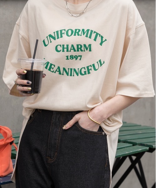 ad thie(アドティエ)の「裾ラウンド・オーバーサイズロゴプリントTシャツ(Tシャツ/カットソー・レディース・ブラック/オートミール/アイボリー/ネイビー/ベビーピンク/ホワイト/オフホワイト/ピンクベージュ・FREE/LL)」の11枚目の写真