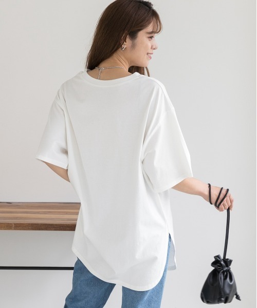 ad thie(アドティエ)の「裾ラウンド・オーバーサイズロゴプリントTシャツ(Tシャツ/カットソー・レディース・ブラック/オートミール/アイボリー/ネイビー/ベビーピンク/ホワイト/オフホワイト/ピンクベージュ・FREE/LL)」の12枚目の写真