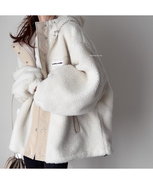 Java（ジャバ）の「《JaVaジャバコラボ》 レトロ スポーツで最旬コーデ。スタンド フード オーバーサイズ ボア アウター（ブルゾン・レディース・ブラック/ブルーグリーン/アイボリー/モカ・X-LARGE/LARGE/MEDIUM/SMALL）」の9枚目の写真