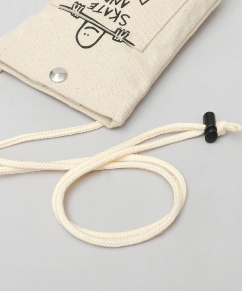 THRASHER（スラッシャー）の「THRASHER × Mark Gonzales キャンバス スマホポーチ（ショルダーバッグ・メンズ・オフホワイト/ブラック・FREE）」の12枚目の写真