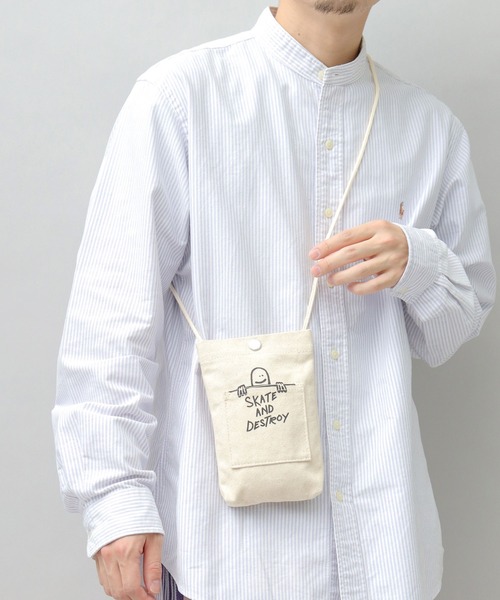 THRASHER（スラッシャー）の「THRASHER × Mark Gonzales キャンバス スマホポーチ（ショルダーバッグ・メンズ・オフホワイト/ブラック・FREE）」の4枚目の写真