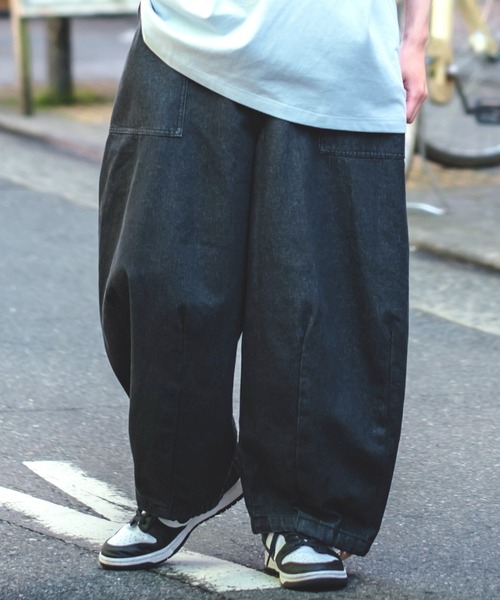 improves（インプローブス）の「【UAU】バルーン ワイド イージー デニムパンツ（デニムパンツ・メンズ・インディゴブルー/ブルー/ブラック・MEDIUM/LARGE）」の2枚目の写真