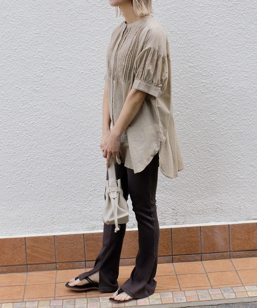 Fizz(フィズ)の「【Fizz/フィズ】 ピンタック切替えブラウス(シャツ/ブラウス・レディース・ブラック/オフホワイト/グレイッシュベージュ・M)」の13枚目の写真