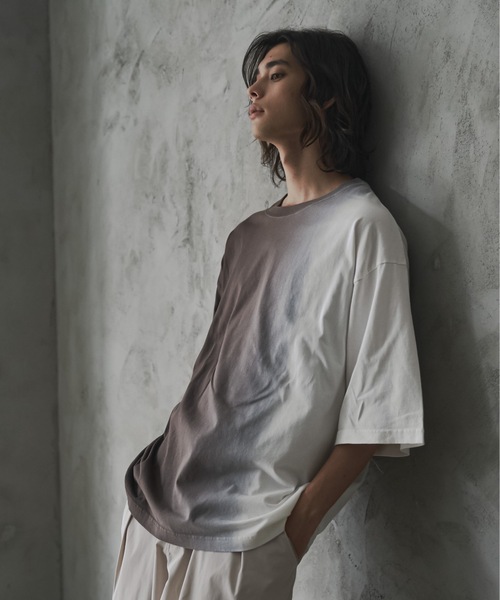 shiki tokyo(シキトウキョウ)の「Oversized Gradation Tie Dye Tshirts / オーバーサイズグラデーションタイダイTシャツ(Tシャツ/カットソー・メンズ・ダークブラウン/ダークブルー・SMALL/MEDIUM/LARGE)」の1枚目の写真