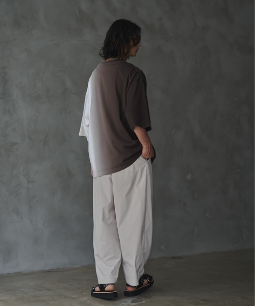 shiki tokyo(シキトウキョウ)の「Oversized Gradation Tie Dye Tshirts / オーバーサイズグラデーションタイダイTシャツ(Tシャツ/カットソー・メンズ・ダークブラウン/ダークブルー・SMALL/MEDIUM/LARGE)」の16枚目の写真